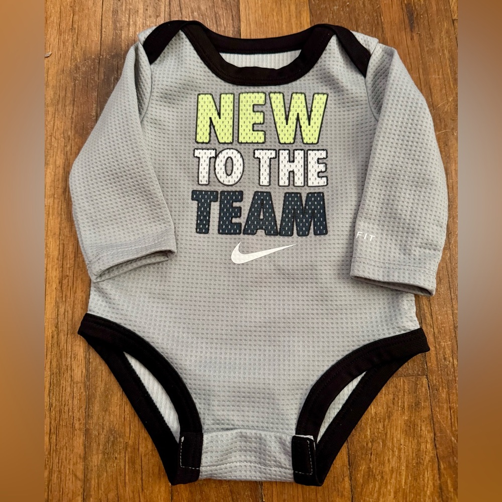 NIKE Long Sleeve Onesie ~ Size 3 Months ~